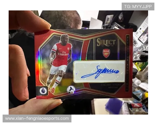 足球球星卡爆款潮流来袭 追逐限量版卡片收藏热潮揭秘